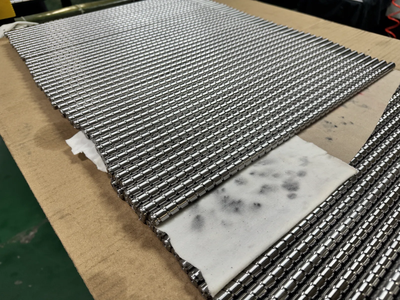样品和批量订单的报价逻辑不同，RFQ中应提前说明测试计划、首批订单和后续补货节奏。
